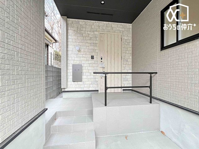 ���� �O���猩�����ւ̗l�q�B��z�{�b�N�X�t���B