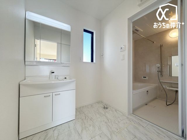 ʑEʏ Oʋ^Cv̐ʉϑłBOʋ^Cv̐ʉϑ͎g肪ǂAׂ[ł܂B[XbLЕtʏłB