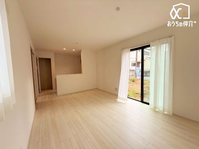 rO `Living`Ȃɂz郊rO͋CǂłˁBJ[ŎdグbNXԂłI