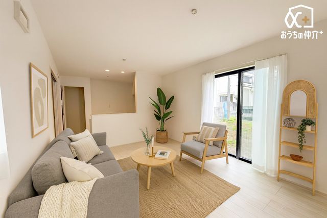 rO `Living`Ȃɂz郊rO͋CǂłˁBJ[ŎdグbNXԂłIƋ͂bfC[WłB