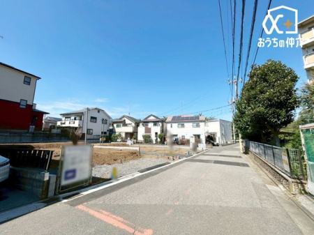 nOώʐ^ ՐÂȏZX̒łɗnBԂ̉ȂAÂȕ炵ł܂BZ܂̑O͔ɂȂĂȂ߁AԒʂ肪ȂKȏZłB