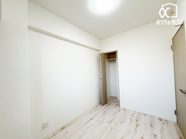 Q `Room`m̓i`ȃt[OƗF̕ǂACeAl̂ƂĂyłˁI