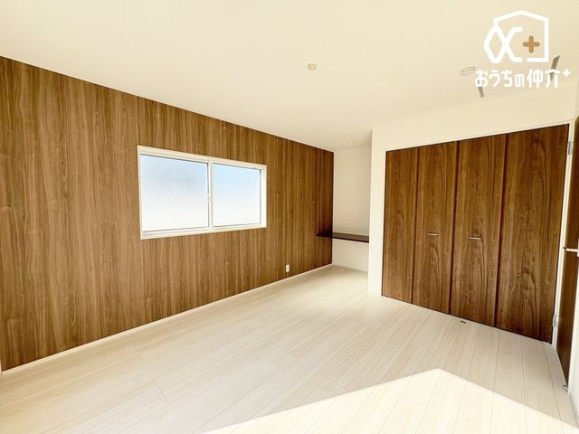 Q 7.75̃oRj[ɖʂƂ肠Q́A_炩Ȍɕ܂ꂽ̋ԁBxbh[ƋzułAÂɐSn悭߂܂B