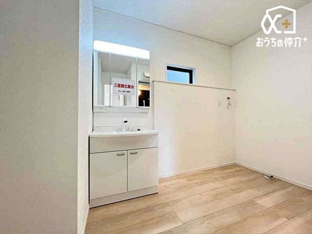 ʑEʏ ̂ʏ́AVvłȂ@\IȃfUCBL߂̃Xy[XƎ[[ĂA̐gxx₨ꂪX[Yɍs܂B