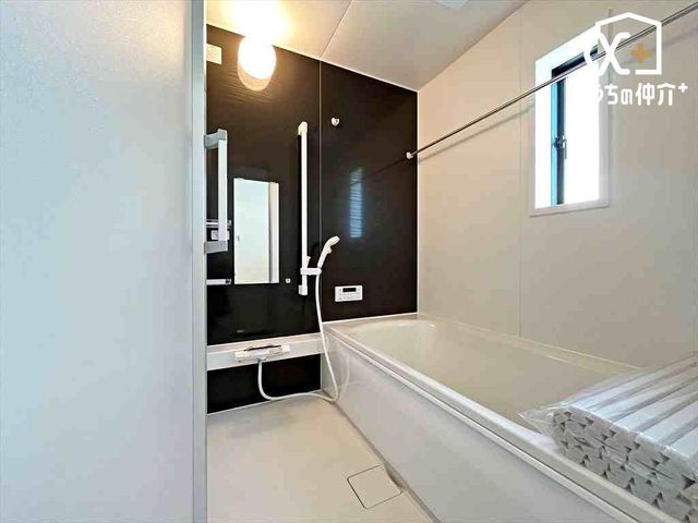  ̂ԂŃbNXoX^CBoX^uɂĊȂSƑ̂tbVB̔Ă鐴̂oX[B