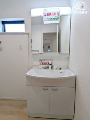 ʑEʏ Oʋ^Cv̐ʉϑłBOʋ^Cv̐ʉϑ͎g肪ǂAׂ[ł܂B[XbLЕtʏłB