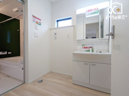 ʑEʏ Vv[hbT[tʑŁAZ̎xxX[YłI