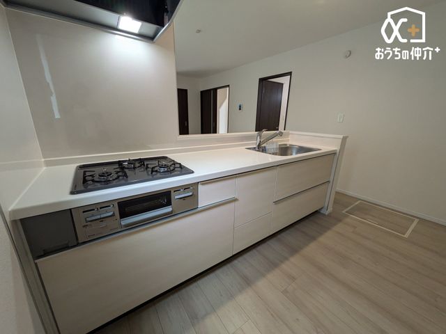 Lb` `Kitchen`gLb`炱AH̏yԂɁAZłX[YɖʂȂƂłAȒPɂłȂǁAyLb`Xy[XɎdグ܂B