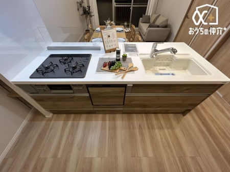 �L�b�`�� �����g���L�b�`�������炱���A�H���̏������y�������ԂɁI�w�Z�������ł��X���[�Y�ɖ��ʂȂ���Ƃł��x�w���������ȒP�ɂł���x�ȂǁA���ꂵ���H�v����������I�������y��������L�b�`���X�y�[�X�ł�