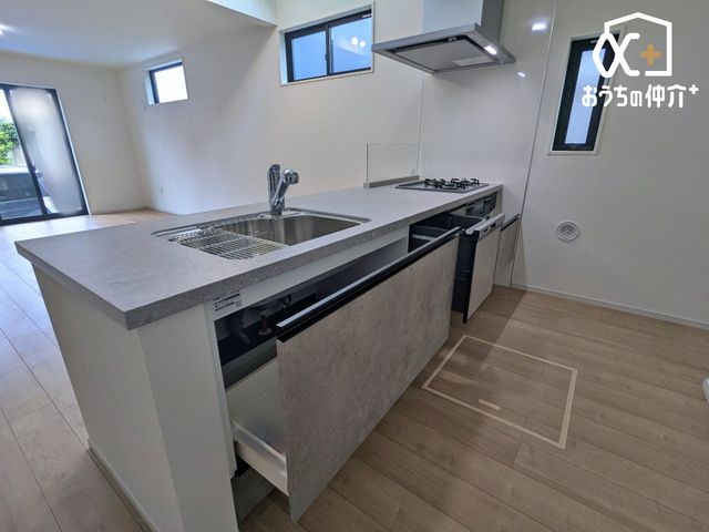 Lb` ԂLpłLb`łBLb`߂Xy[X͎RƃRpNgɂȂĂ܂B_CjOZbg߂΁AzVyɂȂƑƂĂgłˁI