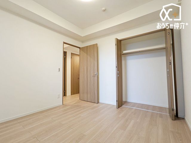 Q QɃIXXȖ6.0m̗lqłBN[[bgtĂAQEߗޓLxɎ[\ȐQłB