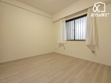 Q gȗz˂ރN[[bgt̐Q̗lqłB[͂LxȃN[[bgtĂQ́AX̕炵wLȂ̂֕ςĂ܂B