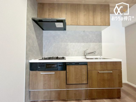 �L�b�`�� �����ɒ������ł��Ă��������͂��ǂ�3���R�����̃L�b�`���ł��B�������͖����̂��ƂȂ̂Ō����ǂ����������ł���̂͊������ł��ˁB