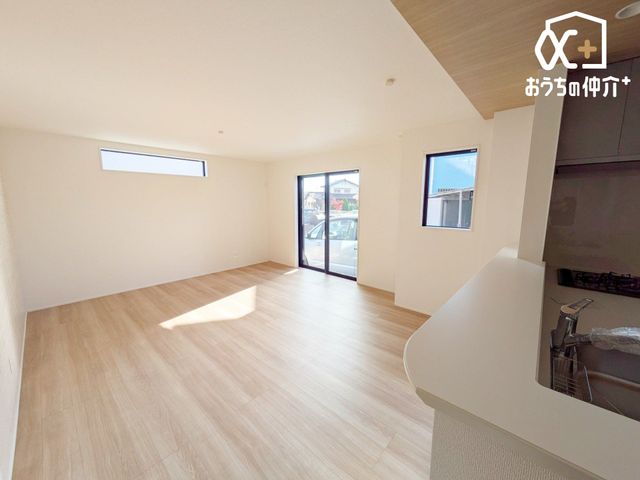 ���r���O -