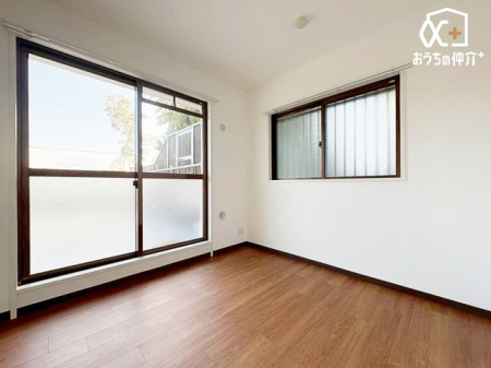 ���̑����� �a���͗��q����q��ăV�[���ɂ��d��B������藎��������a���B���q�l�̂����Q��V�я�ɂ��d�󂵂܂��B