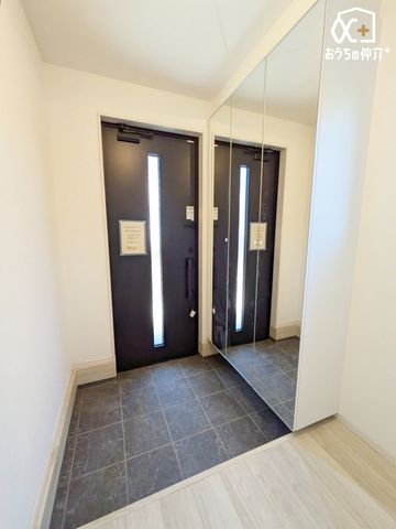  `E`Entrance`E`CifUCւ́AZޕ̖𖞂NIeBBA邲ƑAKC悭}E炬ɖԂ\Ă܂B