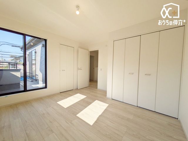 Q `Room`m̓i`ȃt[OƗF̕ǂACeAl̂ƂĂyłˁI