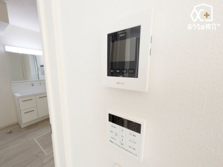 ̑ ǂ@\Rƃerj^[tC^[złB