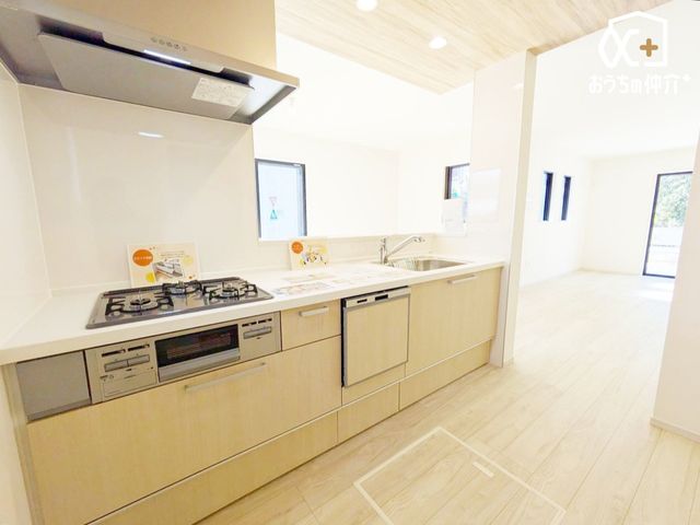 Lb` `Kitchen`gLb`炱AH̏yԂɁAZłX[YɖʂȂƂłAȒPɂłȂǁAyLb`Xy[XɎdグ܂B