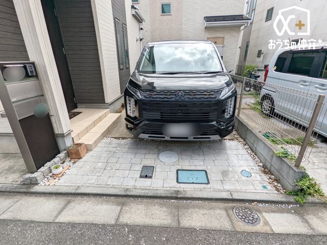  J[Xy[X̗lqłBOʓH͌ʗʂȂAԂ̏oSăX[Yɍs܂B