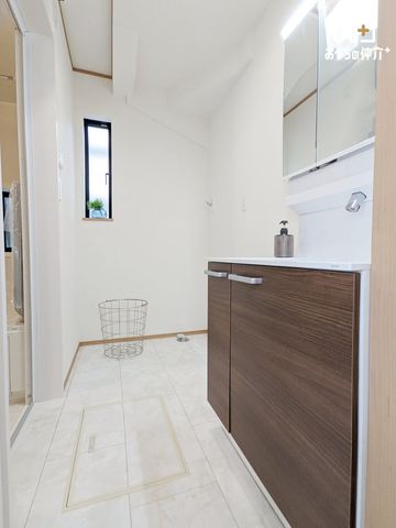 ʑEʏ ̂ʏ́AVvłȂ@\IȃfUCBL߂̃Xy[XŁA̐gxx₨ꂪX[Yɍs܂B