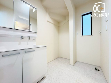 ʑEʏ ̂Ƒ݂ȂgʎBZɂ͎g₷ʂŁAXeLȈ̃X^[g܂傤B