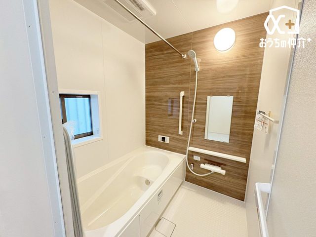  tBJV̂ɂ􂵂܂B傫ȑĂACs܂BLXƂőL΂ăbNXł܂B