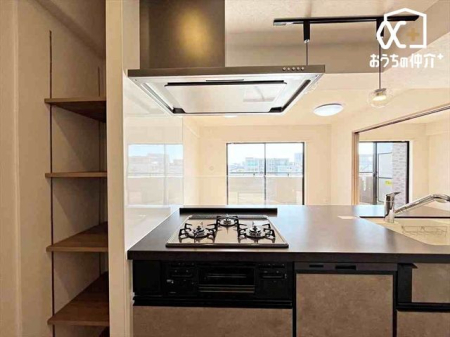 Lb` OR̗lqłBu߂Eύޓ̍ƂɏoRłB