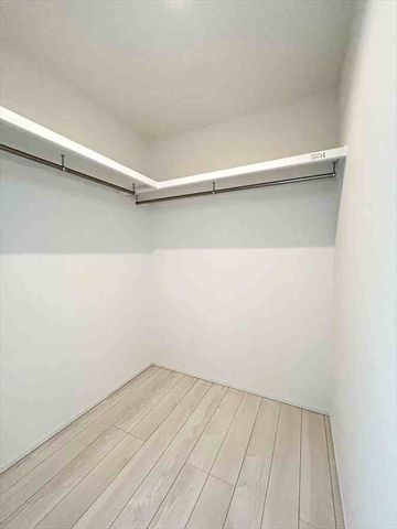 [ QɂEH[NCN[[bg̗lqB