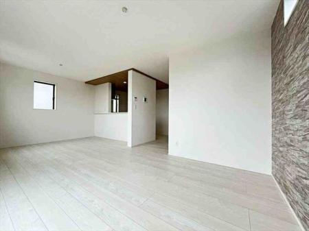 rO Ƒc̎߂kcj̗lqBƑRƏW܂肽Ȃ悤ȁAƂ낰ԂłB邢z˂ޖ̋ԁB