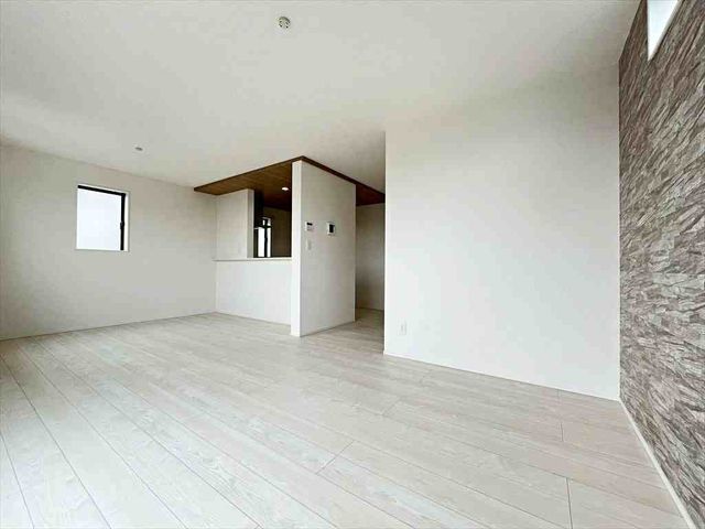 rO Ƒc̎߂kcj̗lqBƑRƏW܂肽Ȃ悤ȁAƂ낰ԂłB邢z˂ޖ̋ԁB