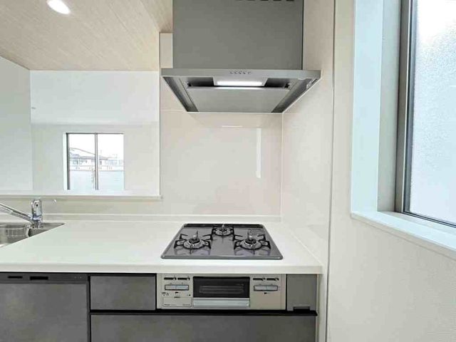 Lb` OR̗lqłBu߂Eύޓ̍ƂɏoRłB