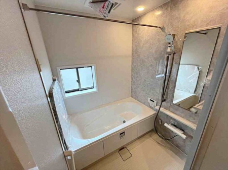  ̂ԂŃbNXoX^CBoX^uɂĊȂSƑ̂tbVB̔Ă鐴̂oX[B