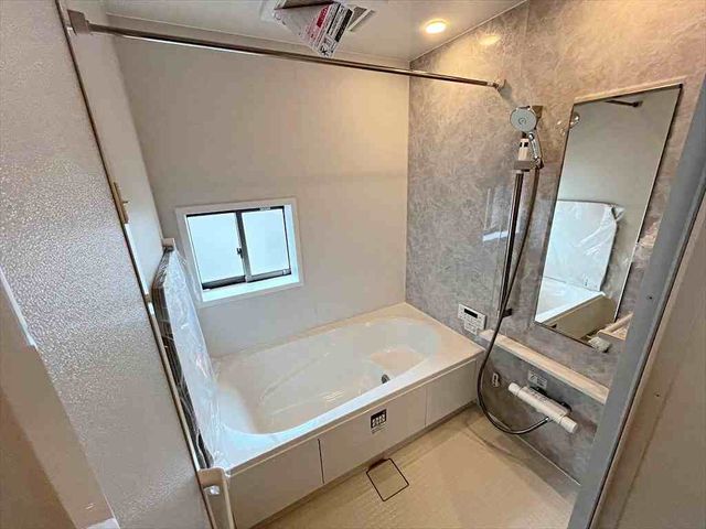  ̂ԂŃbNXoX^CBoX^uɂĊȂSƑ̂tbVB̔Ă鐴̂oX[B