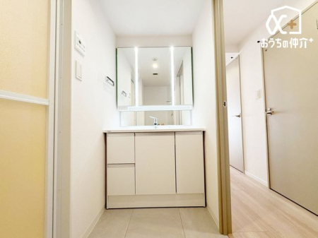 ʑEʏ ̂ʏ́AVvłȂ@\IȃfUCBL߂̃Xy[XƎ[[ĂA̐gxx₨ꂪX[Yɍs܂B