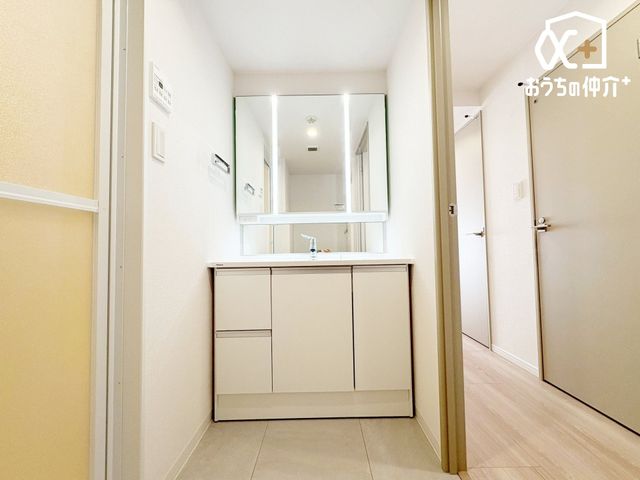 ʑEʏ ̂ʏ́AVvłȂ@\IȃfUCBL߂̃Xy[XƎ[[ĂA̐gxx₨ꂪX[Yɍs܂B