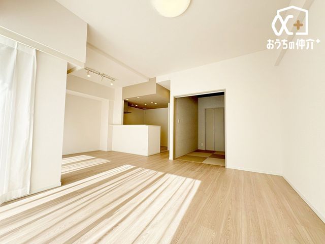 rO Ƒ݂Ȃu₩Ɍ₩ɉ߂悤ɁAD荞񂾃rO_CjOB㎿ȉɕ܂AKŉ₩ȃvCx[gԂłB