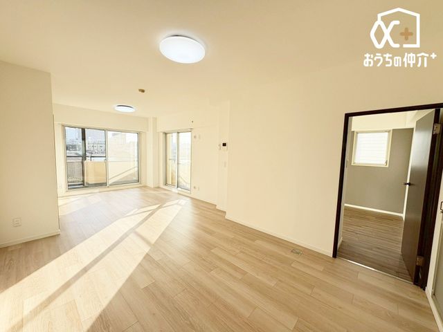 rO Ƒ݂Ȃu₩Ɍ₩ɉ߂悤ɁAD荞񂾃rO_CjOB㎿ȉɕ܂AKŉ₩ȃvCx[gԂłB