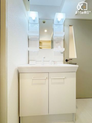 ʑEʏ ̂ʏ́AVvłȂ@\IȃfUCBL߂̃Xy[XƎ[[ĂA̐gxx₨ꂪX[Yɍs܂B