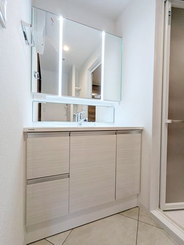 ʑEʏ Ƒ݂ȂgʎBZɂ͎g₷ʎŁAXeLȈ̃X^[g܂傤B