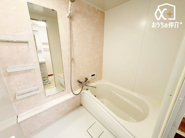  ̂ԂŃbNXoX^CBoX^uɂĊȂSƑ̂tbVB̔Ă鐴̂oX[B