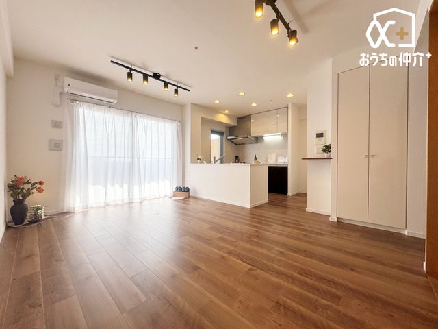 ���r���O -