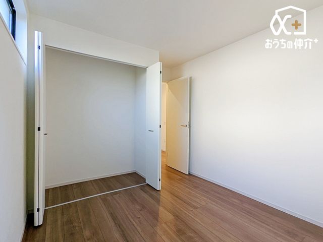 q qɃIXXȖ5.2m̗lqBeʂ̃N[[bgtĂ邽߁Aql̕׋EߗށEQ֗Ɏ[\łB