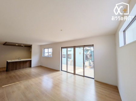 ���r���O -