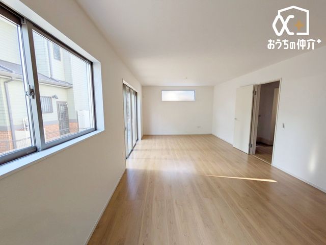 ���r���O -