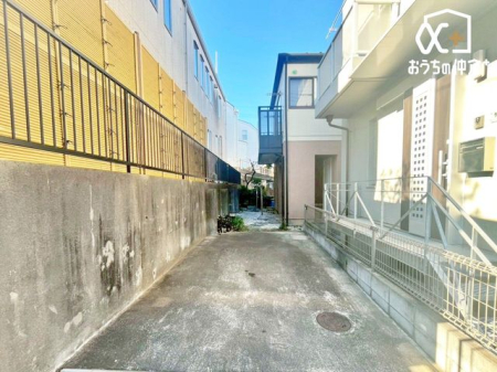  ���ԏ����ďZ�܂��ւƂȂ��铮���́A�O���Ƃ̋��������m�ہB�Ƒ��̐�����Ԃ����₷���A���S���̂���z�u�ł��B