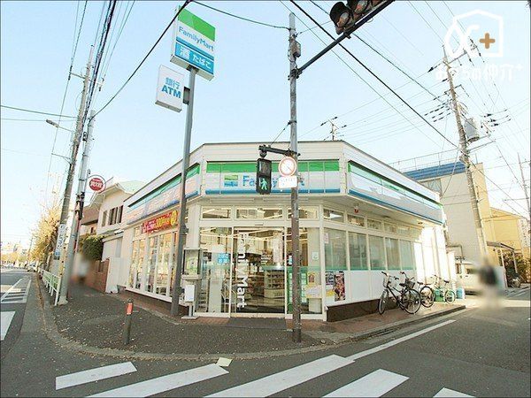 ���ӊ� �t�@�~���[�}�[�g�������w�O�X �k��3���B24���ԉc�ƂȂ̂ŋ}�Ȃ��������ɂ��֗��ł��B�������w�k����肩���Œʂ��k��3���Ɉʒu���Ă��܂��B���ٓ���z�b�g�X�i�b�N�A�J�t�F�Ȃǂ̈��ݕ����̔����Ă��܂��B�c