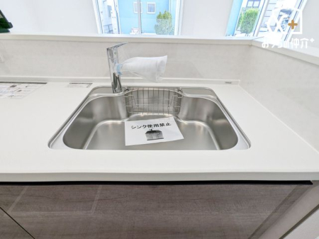 �L�b�`�� �������̂���s�J�s�J�̃X�e�����X�V���N�͍L���č�Ƃ��₷�����B�V���v���Ȑ������D��ۂŁA�����̐􂢕������K�ɂȂ肻���B���|���ȒP�����ŁA�Ǝ��̌������オ��A�L�b�`���ɗ����Ԃ����S�n�悭�Ȃ�܂��ˁB