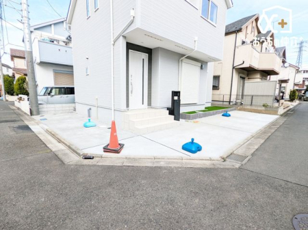  �J�[�X�y�[�X��2�䂠��B���]�Ԃ��߂�X�y�[�X�Ƃ��Ă����p���������܂��B���Ԃł̗��q�ɂ��Ή��ł��܂��I