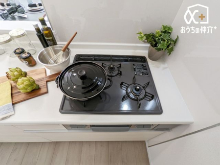 �L�b�`�� �����ɒ������ł��Ă��������͂��ǂ�3���R�����̃L�b�`���ł��B�������͖����̂��ƂȂ̂Ō����ǂ����������ł���̂͊������ł��ˁB